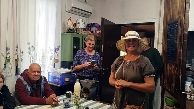 НАШЕСТВИЕ ТУРИСТОВ!