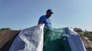 Добровольцы Гумкорпуса Югры починили жителю Курахово крышу дома