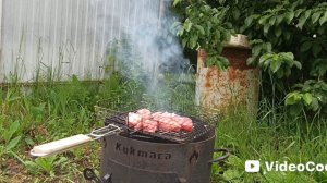 Готовим тунца с картошкой на мангале. Дачный влог. Июнь 2025