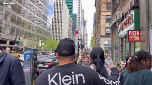 Оживленное воскресенье на Манхэттене!Цветочный ДЕНЬ)=