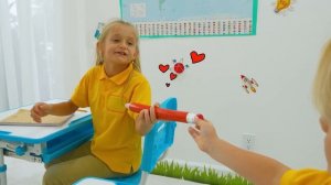 Влад и Ники - Дети показывают, что знания в школе - самое главное