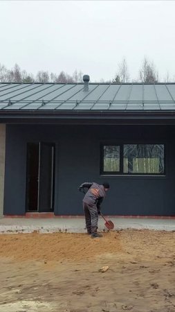 Уборка мусора на стройке