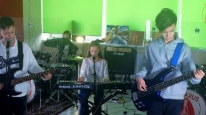 Ученики школы музыки Гитарус -группа "Звуки города"