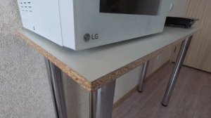 Собрали стол, поставили кухонную панель