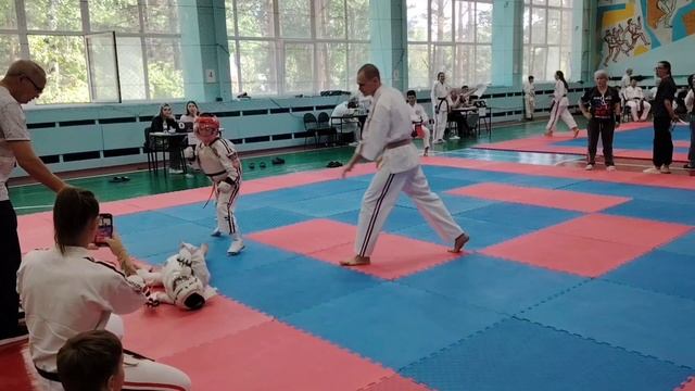 Каратэ. Жёсткий бой.