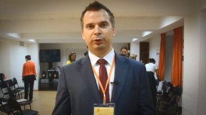 Научился работать с группами людей