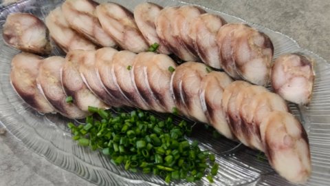 Мурманское сало из скумбрии / Готовлю мурманское сало из скумбрии с чесноком в домашних условиях