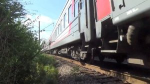 Электровоз ЭП1М-765 с пассажирским поездом