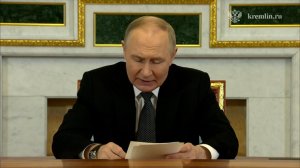 Путин начал рабочую программу в Петербурге с совещания по экономике
