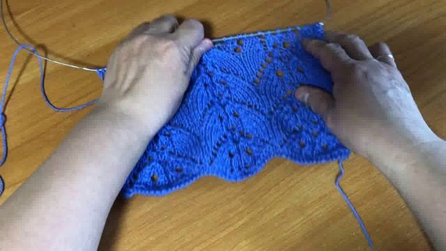 Очаровательный с каймой узор спицами для вас