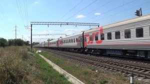 Электровоз ЭП1М-730 и электровоз ЭП20-048 с поездами №19 и №140