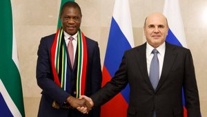 Мишустин провел переговоры с вице-президентом ЮАР Полом Машатиле