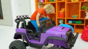 Влад и Ники - Приключение в картонной школе для детей!