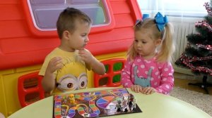 Диана и Рома Игра ＂Щенки ОХОТЯТСЯ НА КОСТОЧКИ＂ Игры Щенячий Патруль для Детей и Малышей