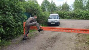 Проверка прочности установленного антивандального шлагбаума