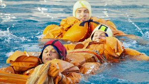 Астронавты Дениза  Бёрнхэм и Анил Менон "выжили" после приводнения