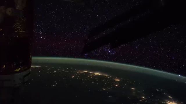 Земля, какой её видят космонавты