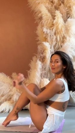 Morning Stretching legs #stretching #yoga #short #shorts #hotyoga