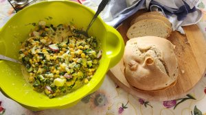 Хлеб 🍞 Везувио и салат из Туркмении 🫛 🌽