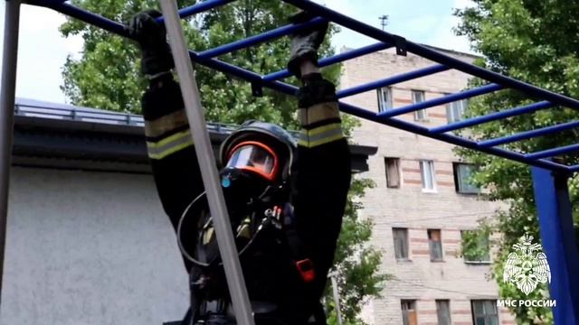 В МЧС России по Запорожской области определили лучшее звено газодымозащитной службы