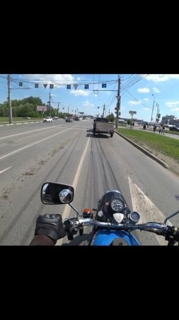 Рассекаю ветер на мотоцикле. Катаюсь по городу на мотоцикле урал