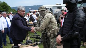 смотр-выставка военной техники в Бабугенте