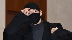 🌟 "Загадочное приключение Чонгука: Тайны, слухи и надежды" 🌟