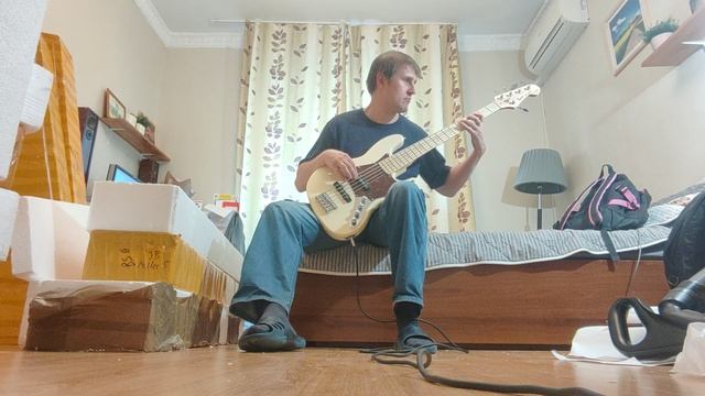 Обзор звука китайской реплики Fender JazzBass 5 струн бежевый актив смотреть онлайн