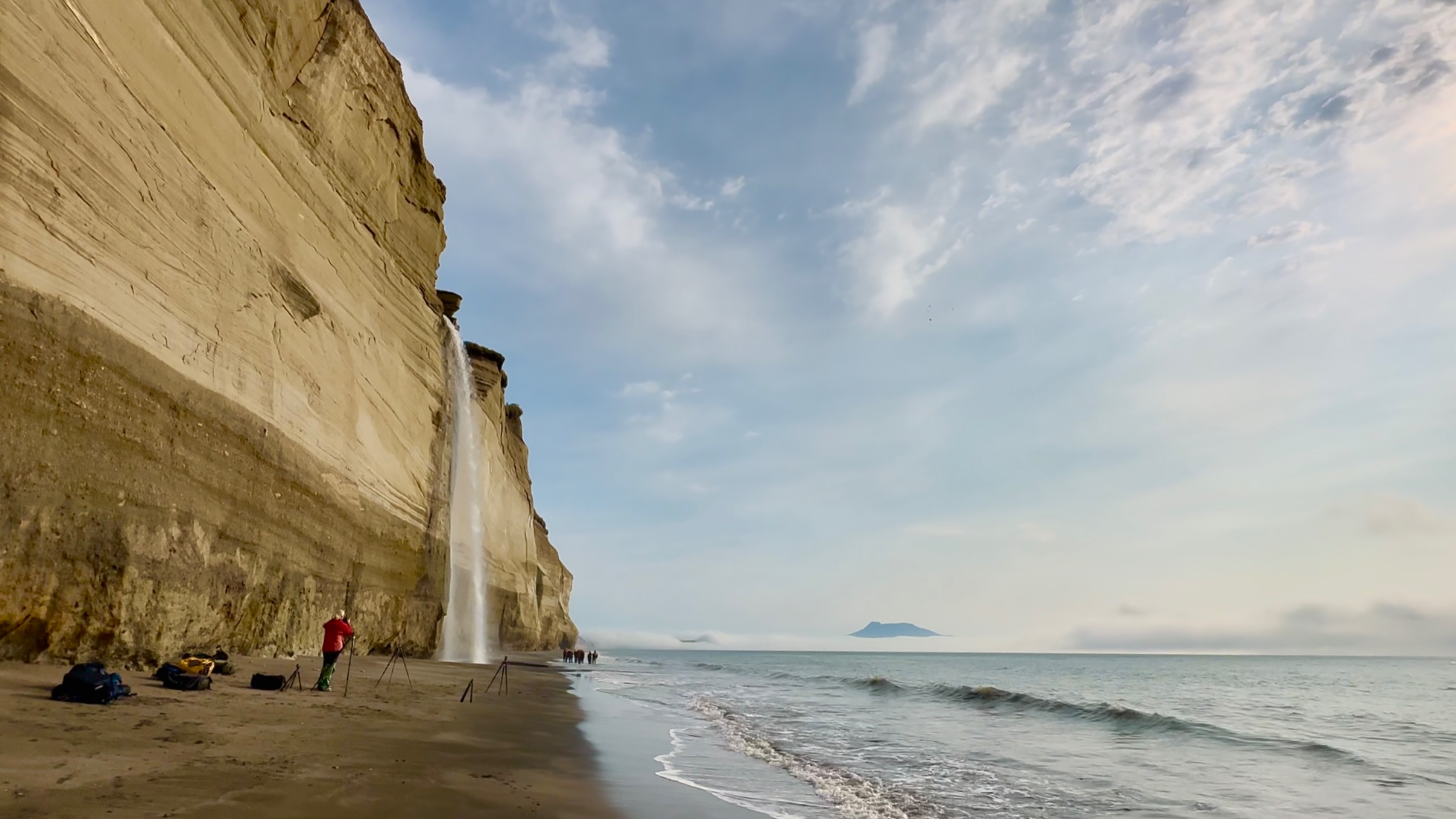 К водопадам Головнинского клифа День 13. Остров Кунашир Фототур с Андреем Грачевым 07.06.25