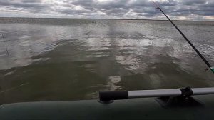 ОТКРЫЛ ЛЕТНИЙ СЕЗОН, ПОЕЗДКА НА ОЗЕРЕ УЕЛГИ, 2 КАРАСЯ ЭТО УЖЕ ПРОГРЕСС