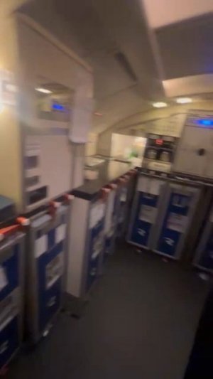Лестница на верхнюю палубу Boeing-747, БКС, комфорт и бизнес-класс