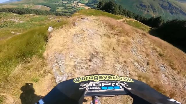 СЛОЖНЕЙШАЯ ТРАССА ДЛЯ ГОРНОГО ВЕЛОСИПЕДА (RED BULL)