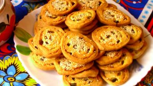 Сырное соленое печенье.