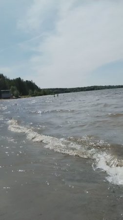 Волны на водохранилище. Челябинск 17 июня 2025
