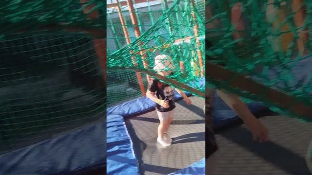 парк динозавров в центре Ярославля