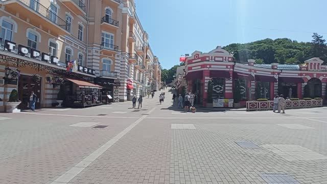 Кисловодск. Пешая прогулка по центру вместо неудачного прямого эфира. 18 июня 2025 г.