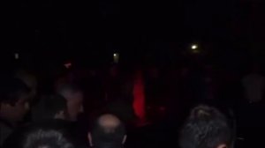 Российский предприниматель Самвел Карапетян вышел из своего дома в Ереване и сам сел в полицейскую м