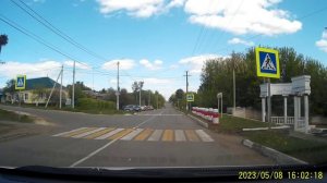 Кошка на капоте 8 мая 2023 Рузаевка Мордовия