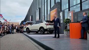 Встретили аплодисментами: опубликованы кадры презентации Lada Azimut на ПМЭФ
