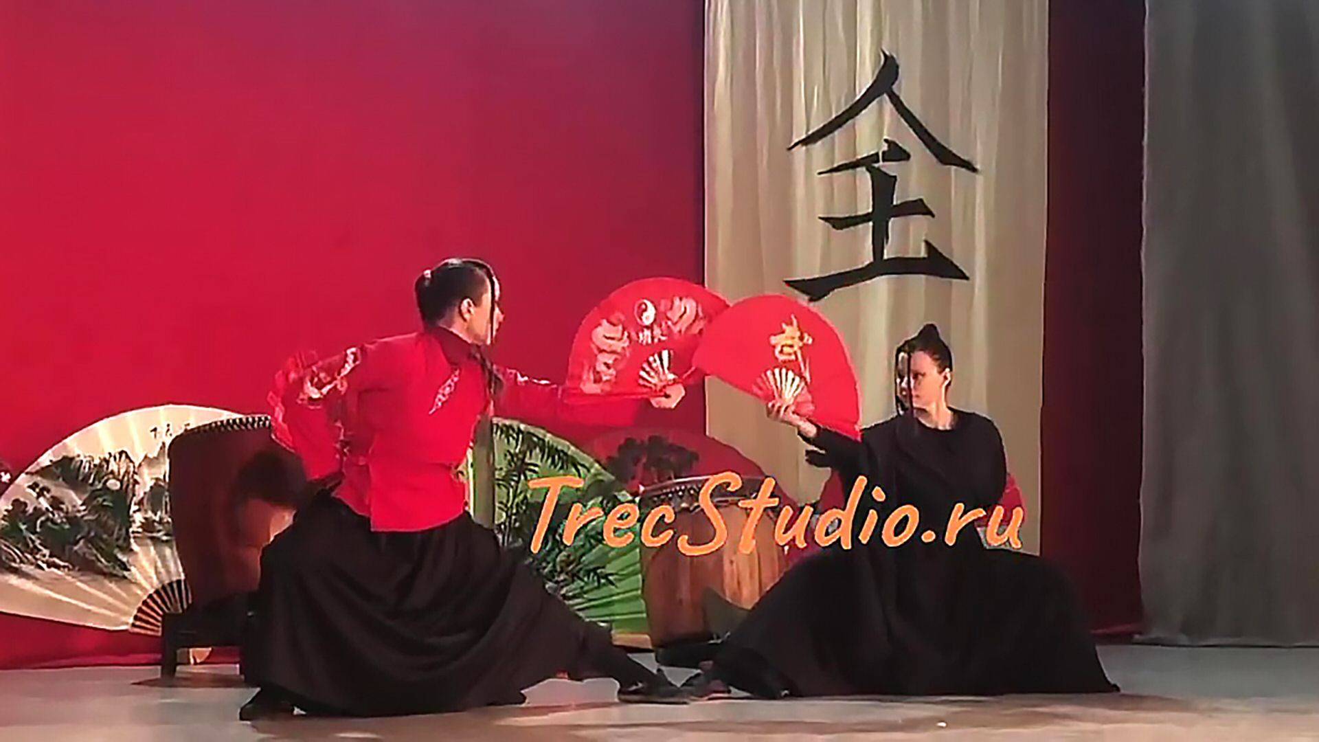 Кунг-фу шоу танец с веерами / Постановочное боевое шоу на мероприятии в Китайском Японском стиле