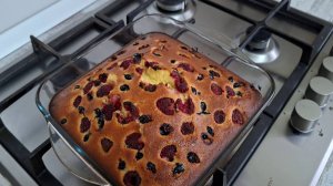 Быстрый пирог к чаю с ягодами