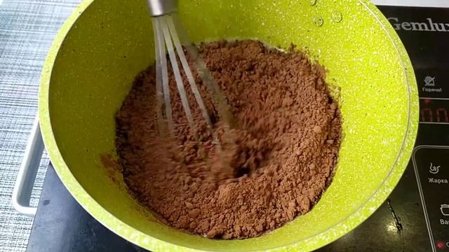 Шоколадная Глазурь ЧЕТЫРЕ ЛОЖКИ! Быстро застывает и не ломается при нарезке! Рецепт.