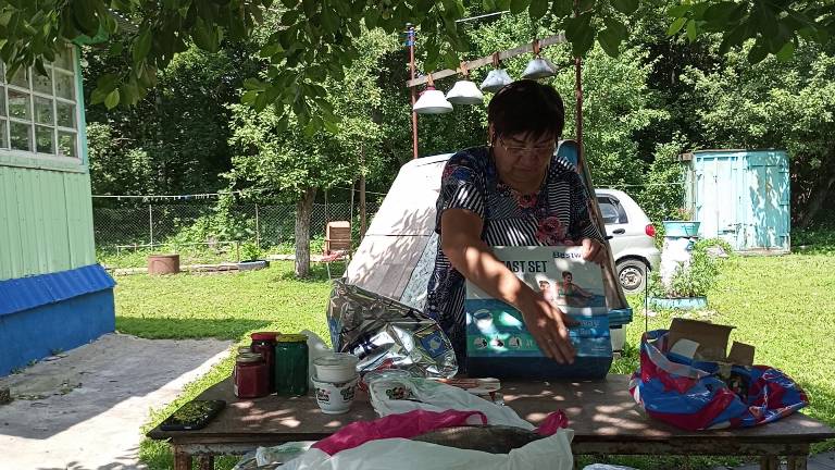 Жизнь в деревне. Дождалась мужа, приехал с подарками от друга