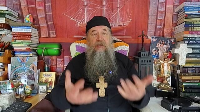 ТРËХМИРНАЯ действительность "Чем христанство отличается от других"
