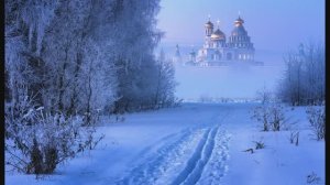 На снежные равнины пал туман ...