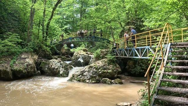 Страшно красивые водопады Руфабго в Адыгее