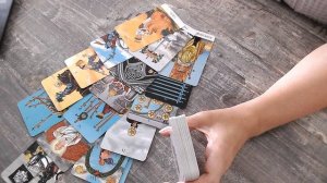 Что-то человек затих? в чем причина? таро прогноз