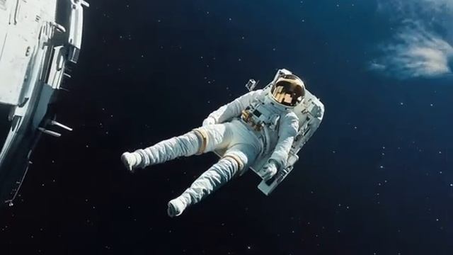 Девушки на космической станции 46