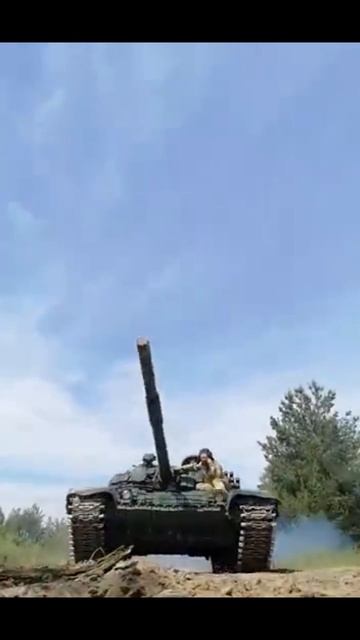 «Обкатка» танками новобранцев на полигоне смотреть онлайн