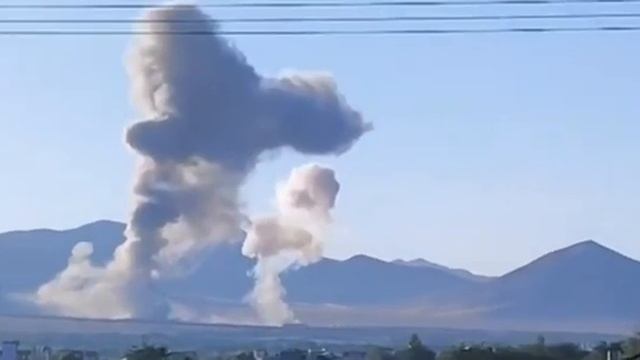 🇮🇷🇮🇱 Столбы дыма на территории ядерного объекта в Араке !!!